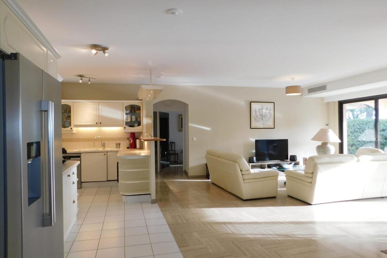 Air-Conditioned 4-Room "Marine Villeneuve" Flat With Pool And Parking Extérieur photo